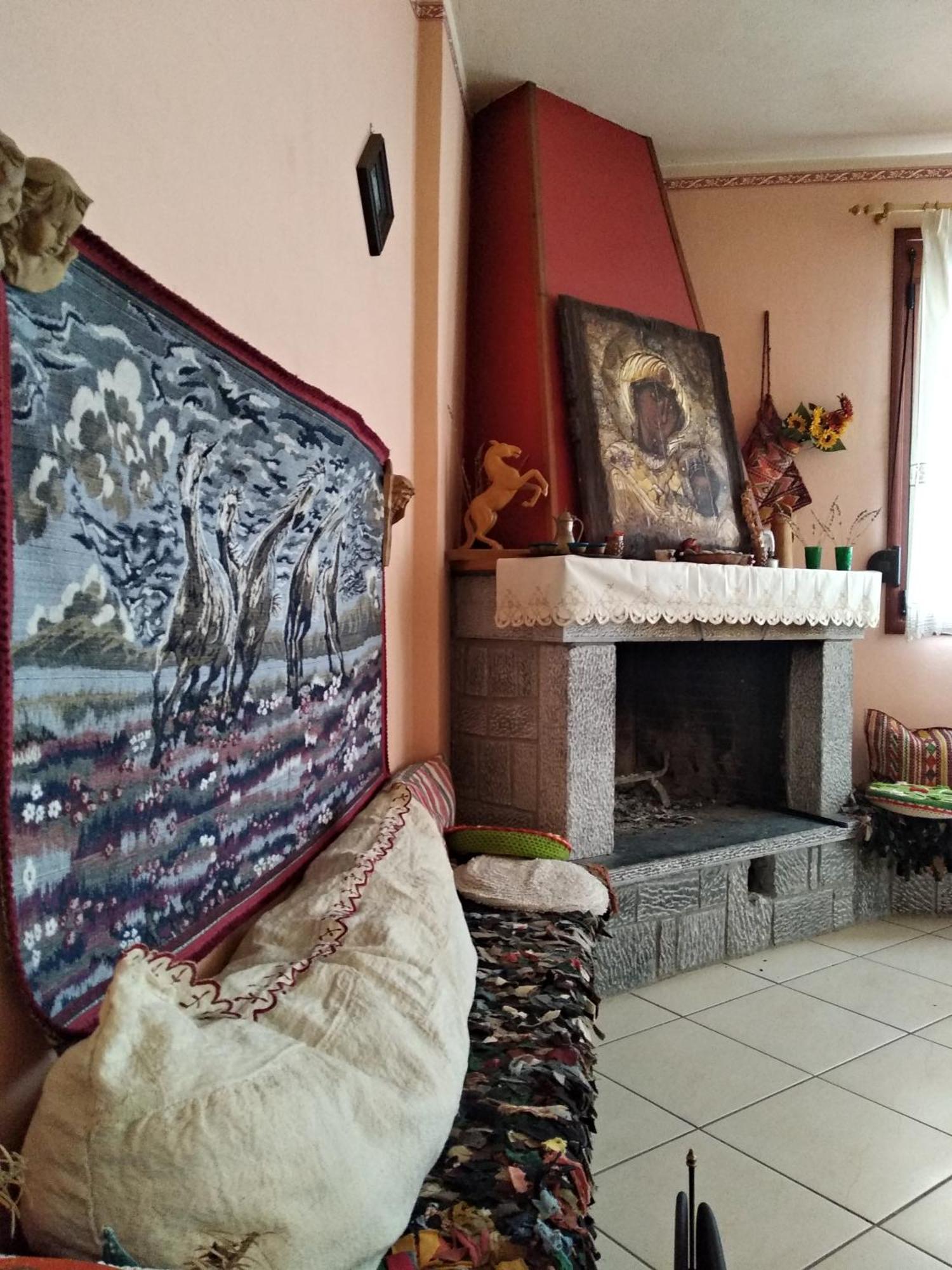To Spiti Tis Irinis Hotel Vitina Eksteriør billede